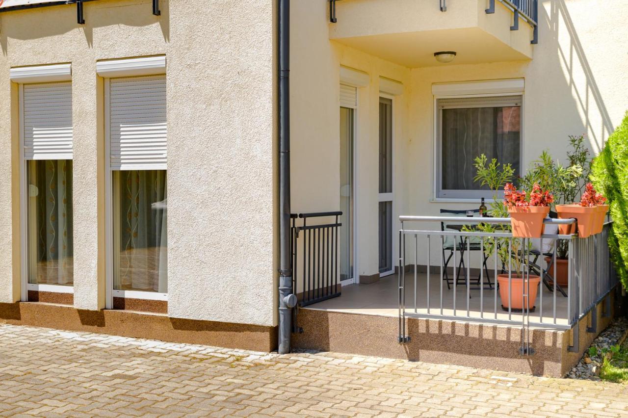 Bella Apartments No1 Hajduszoboszlo Exterior photo